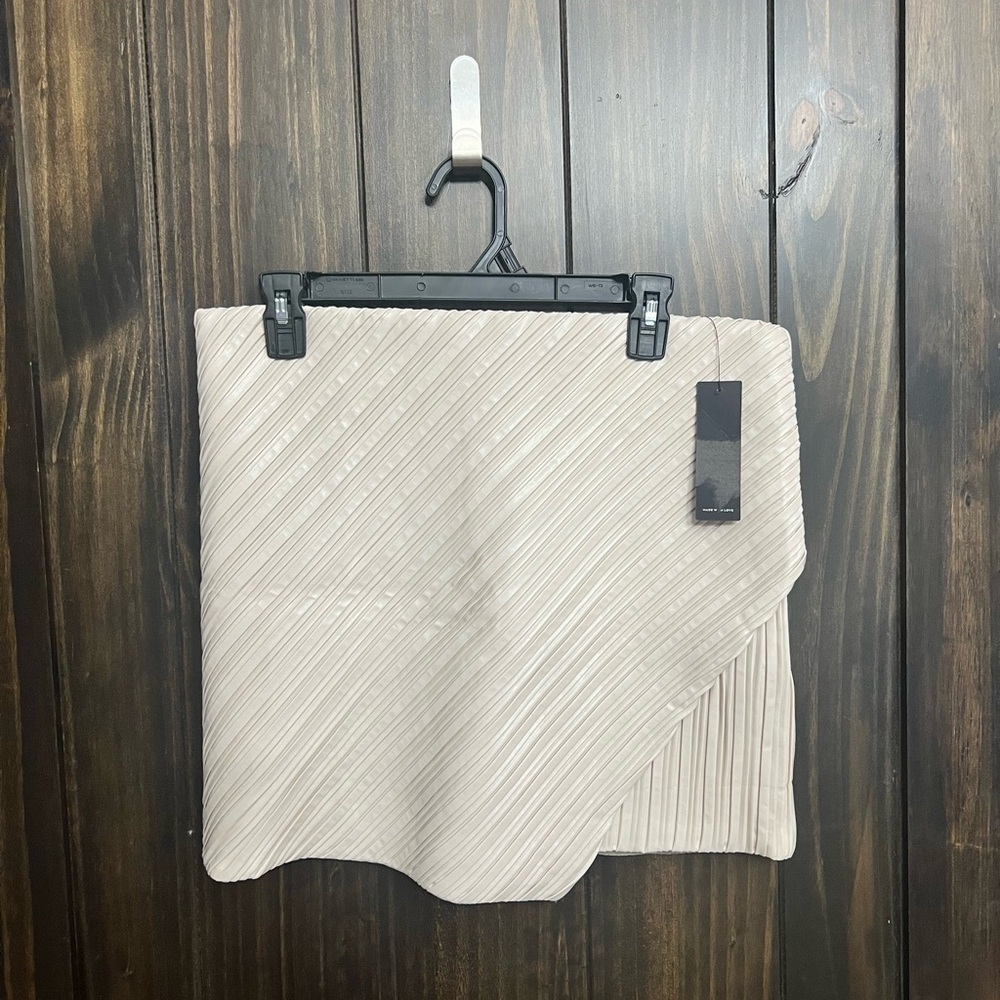 Lulus Better Luck Next Time Tan Vegan Leather Pleated Mini Skirt - Size L-NWT - Picture 6 of 7